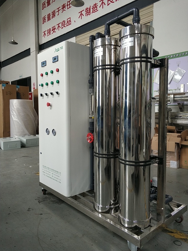 कुशल एकल पास रिवर्स ऑस्मोसिस प्रणाली 5.0KW पावर रेटिंग 2000 LPH प्रवाह दर